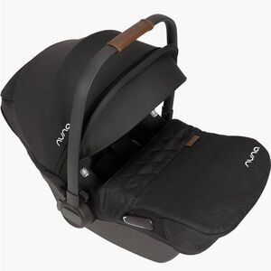 Nuna Pipa Lite RX Infant Car Seat Footmuff